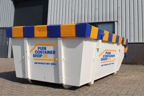 Vrijstaande container op één parkeerplaats